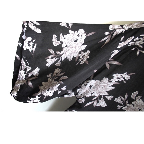 Spiritual Gangster Floral Tied Kimono One Size Fits All - Picture 9 of 16